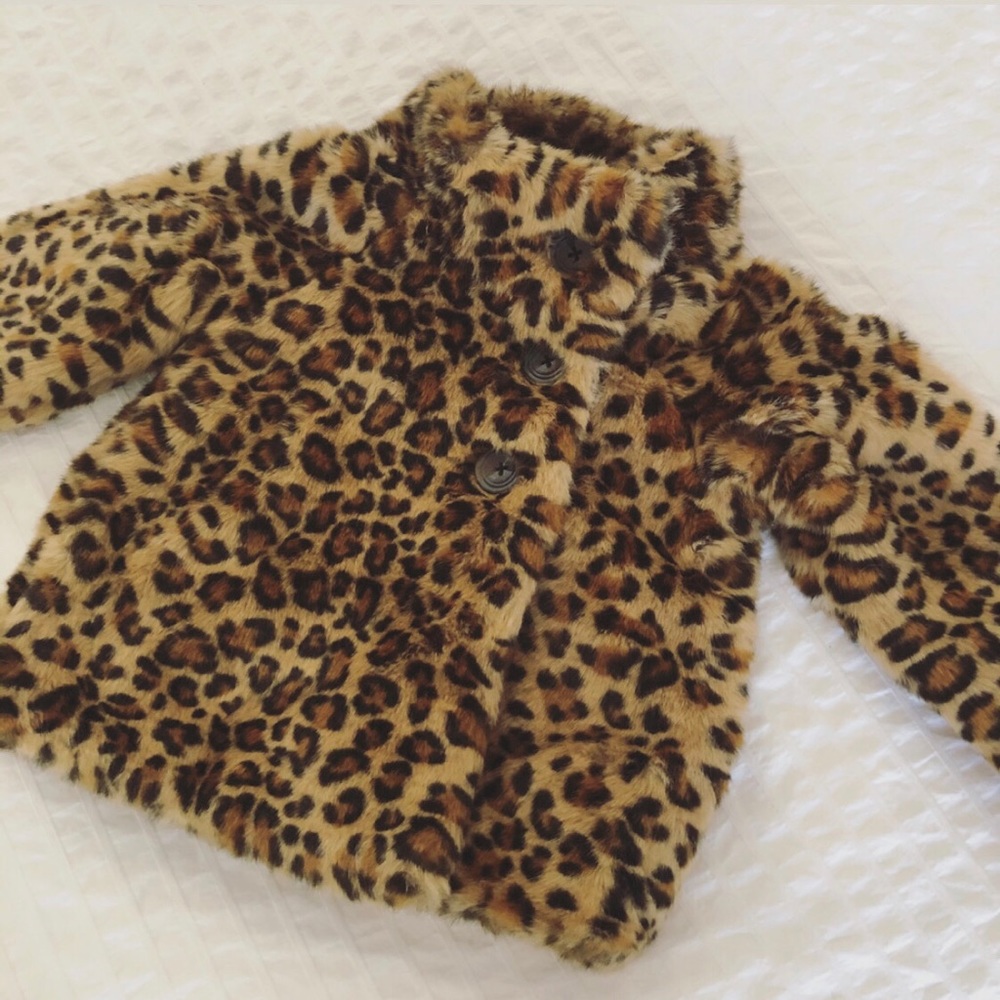 ⭕️SOLD⭕️ Gap leopard faux fur jacket 2T
